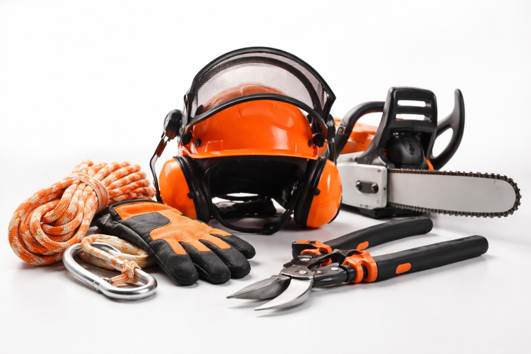 Élagage en toute sécurité : Les meilleurs équipements pour son jardin